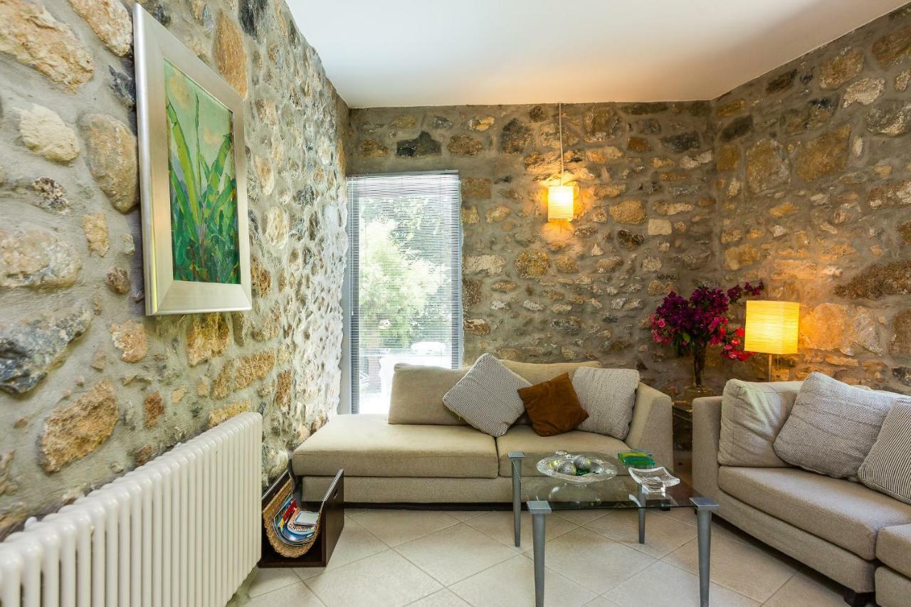 Muazzo Creta Stone House, Nature Escape With Pool, By Thinkvilla Pigi  Luaran gambar
