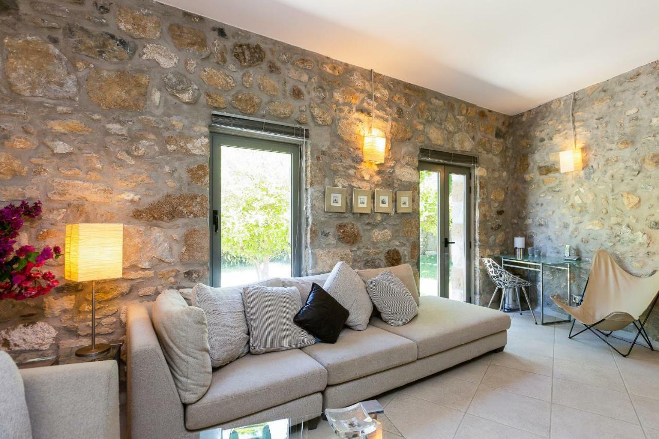 Muazzo Creta Stone House, Nature Escape With Pool, By Thinkvilla Pigi  Luaran gambar